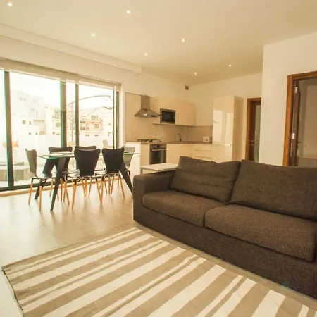 Heritage Apartment *
