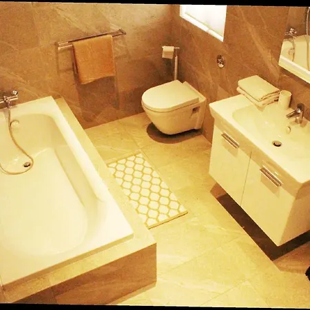 Heritage Apartment *